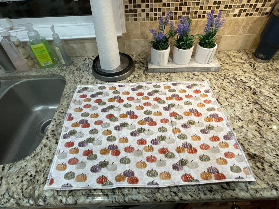 Pretty Pumpkin Clusters Dish Drying Mats