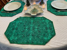 Load image into Gallery viewer, Green Sparkle Placemat Set
