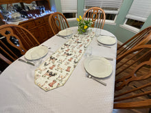 Load image into Gallery viewer, Silly Farm animals Table Runners
