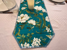 Load image into Gallery viewer, White Flowers On Teal Table Runners
